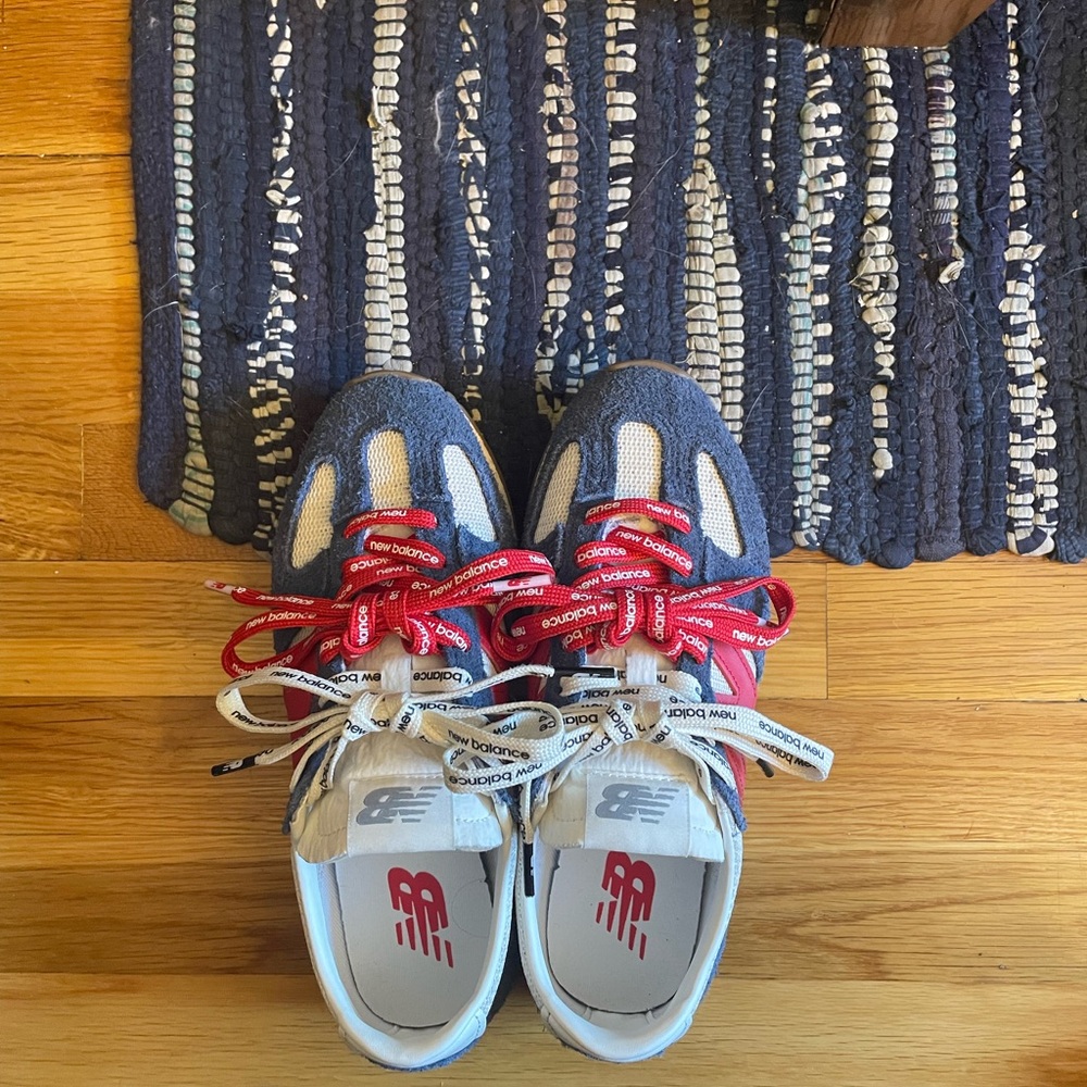 EUC New Balance 471 blue and red sneakers US7